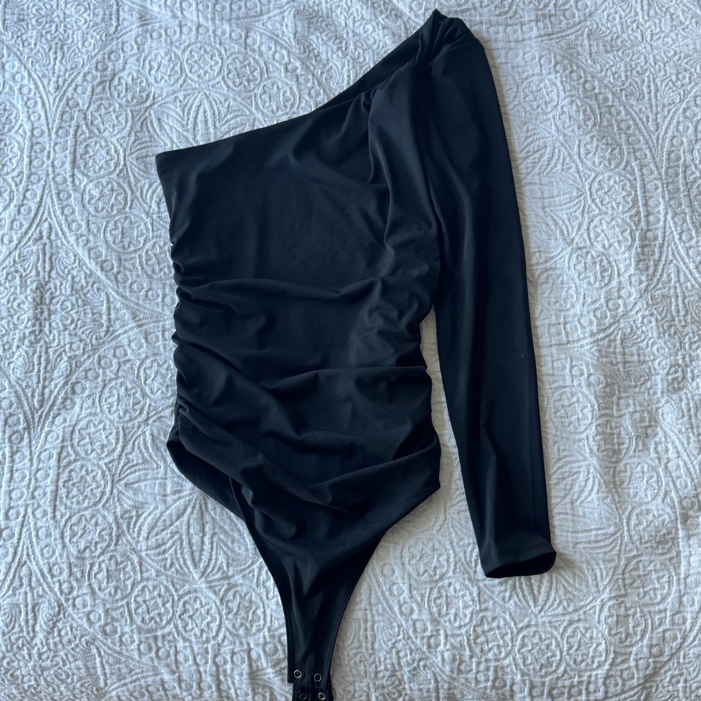 Abercrombie & Fitch Black One-Shoulder Bodysuit